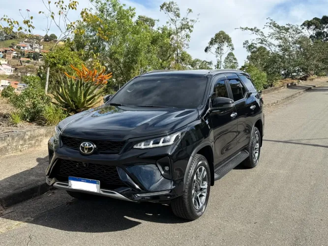 Toyota Hilux SW4 Diamond 2.8 TB 4X4 Die. Aut. 2025