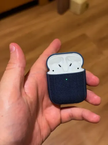 AirPods 2ª geração + Capinha Incase Woolenex Original Apple