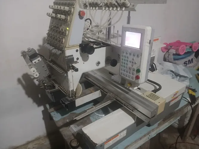 Máquina de bordado 12 agulhas