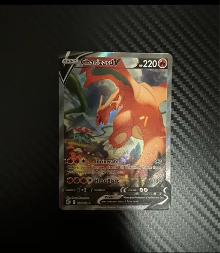 Charizard-V em inglês, boa oportunidade para somar na sua coleção!