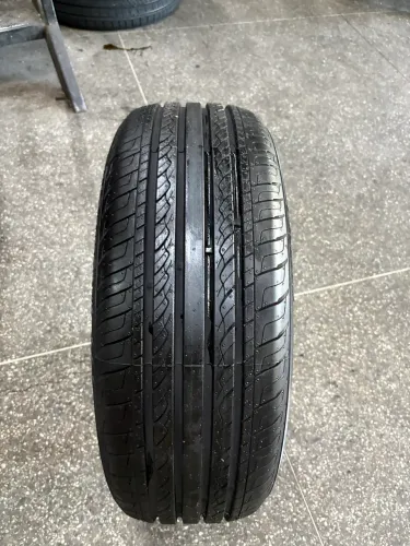 Pneu 195/55R16 Giti.