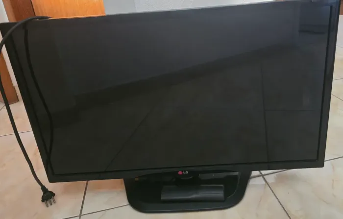 Vendo TV 32 polegadas LG