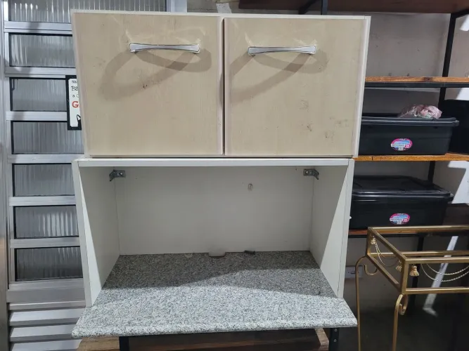 Prateleira formo ou micro-ondas + armarinho