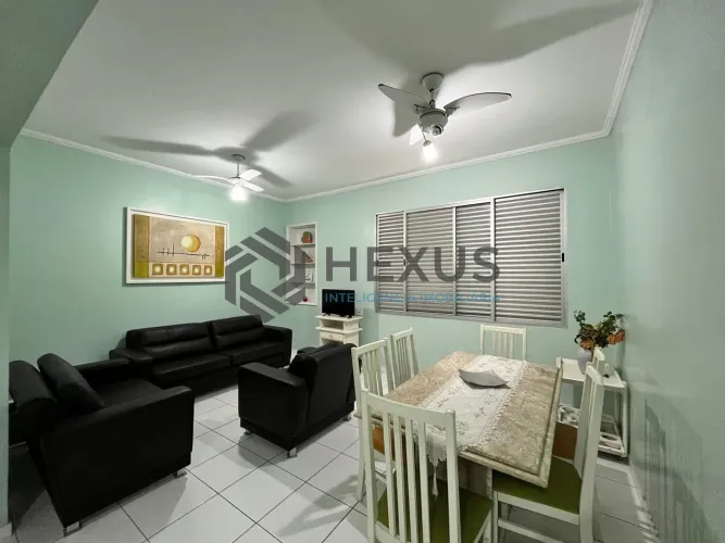 Apartamento na quadra mar da Praia das Pitagueiras, Guaruja