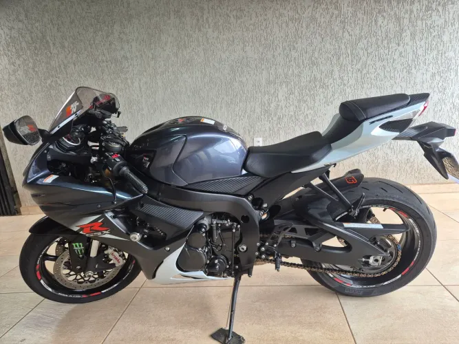 Suzuki gsx-r srad 750