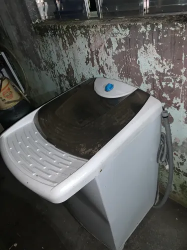 Vendo tanquinho e cama barato