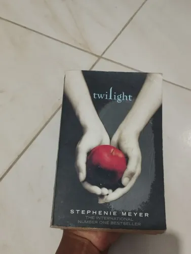 Vampiros e lobisomen - Crepúsculo em inglês