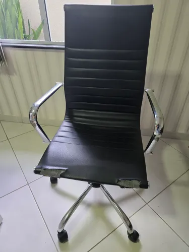 Cadeira Escritorio Executiva em Couro