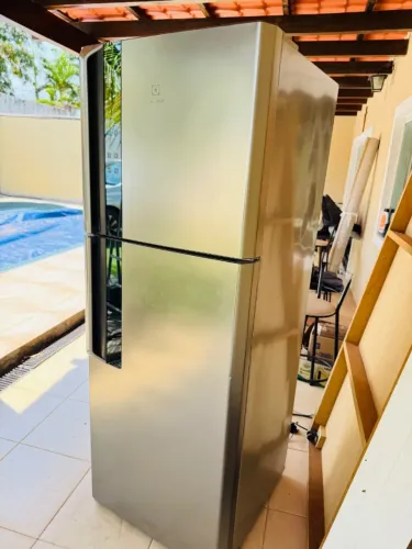 Geladeira Electrolux inox df56
