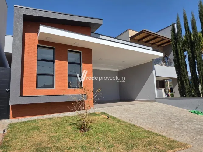Casa térrea à venda no condomínio Residencial Club Portinari.