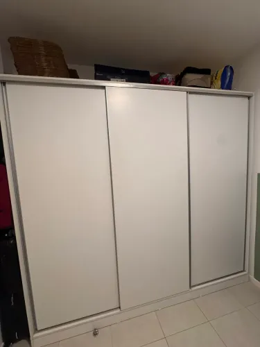 Guarda-Roupa Casal Branco 3 Portas de Correr 2,31m - Excelente Estado