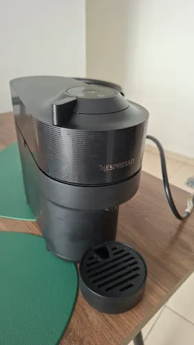 Cafeteira Nespresso Vertuo Pop preta