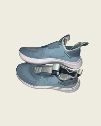 Tênis nike original semi-novo