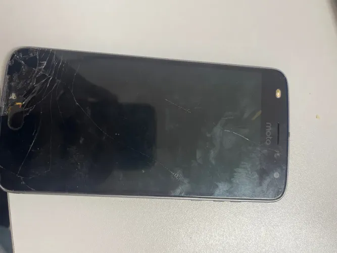 Moto G5 quebrado