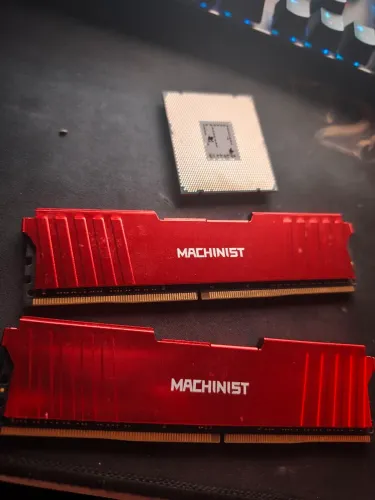 Vendo ou troco memória ram 16gb. E processador xeon 2660v3