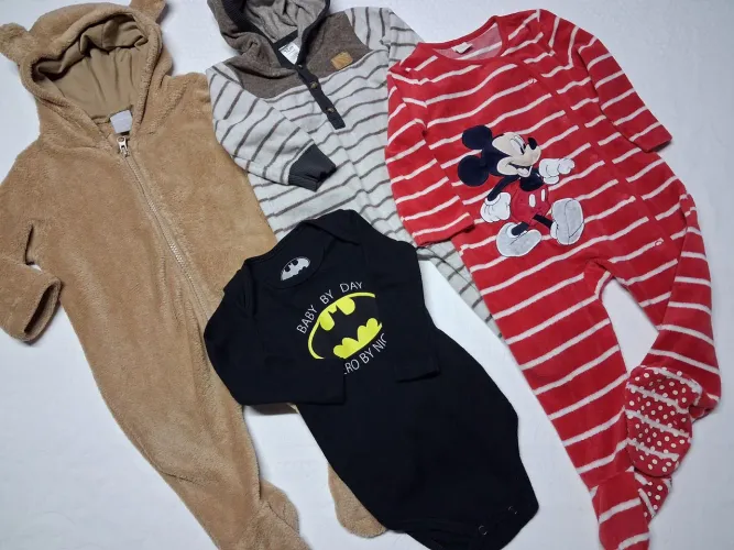 Roupas para bebês 12 meses...Carters, Hering...em ótimo estado 