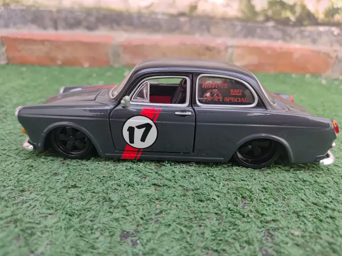 VW 1600 Notchback Maisto All Stars Nº17 1:24