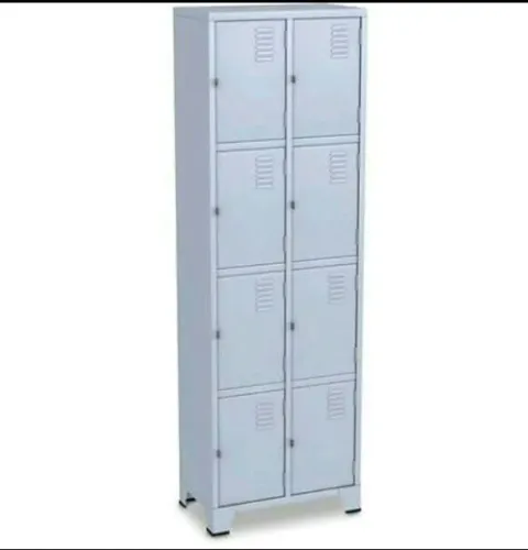 Roupeiro 08 divisões com portas em Aço