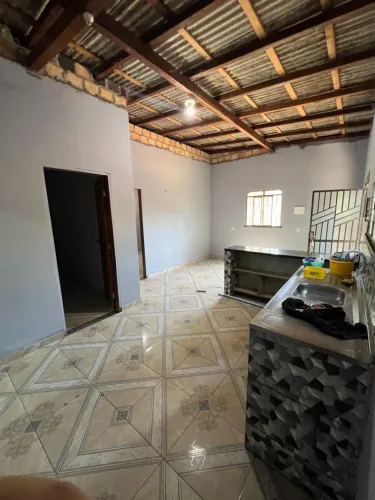 Alugo casa no operário