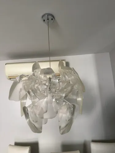 Pendente design pétalas acrílico e plástico