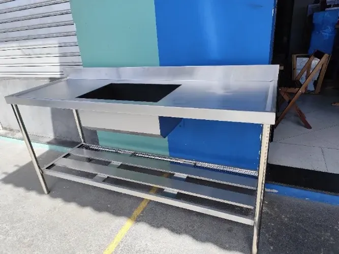 Pia profissional em aço inox para cozinha industrial, 1 bojo, 1,80m