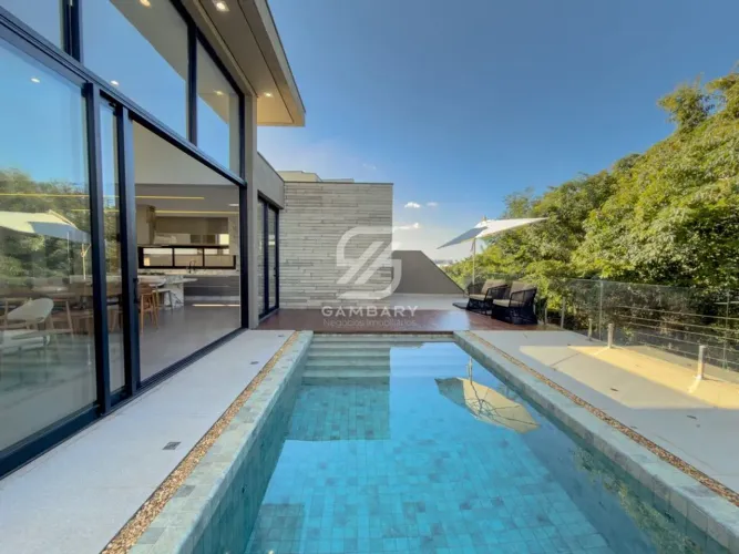 Casa à venda, com 3 suítes, fundo para mata, no Alphaville Nova Esplanada 1