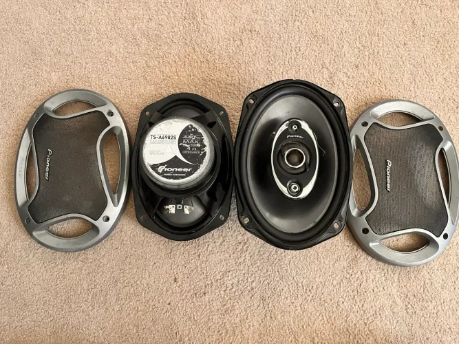 69 Pioneer TS-A6982S