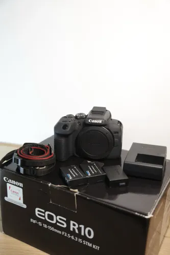 Canon R10 semi Nova com caixa e 3 Baterias