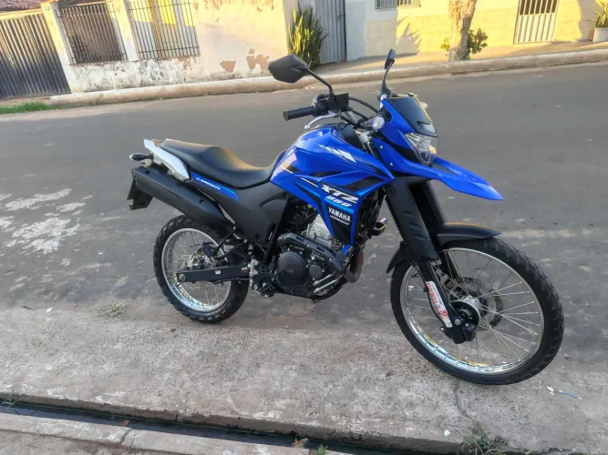 Moto extra, sem detalhes, pneus originais de fábrica. Pronta pra transferir 2026 pago .