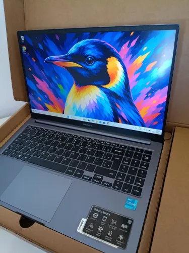 Notebook Samsung Book 4 na caixa