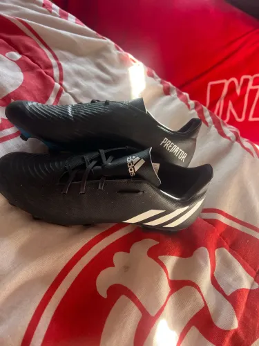 Chuteira de campo da adidas original