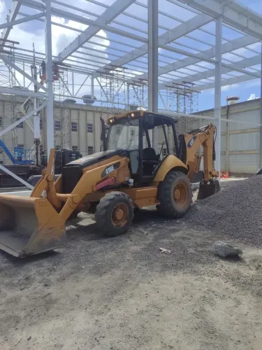 Retroescavadeira caterpillar 416e 2010 4x4 