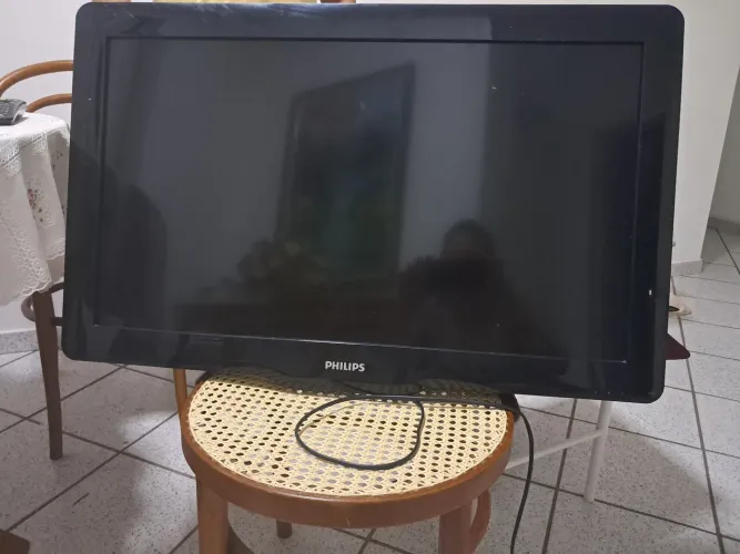 Vendo TV Fillips perfeita mas não é smart