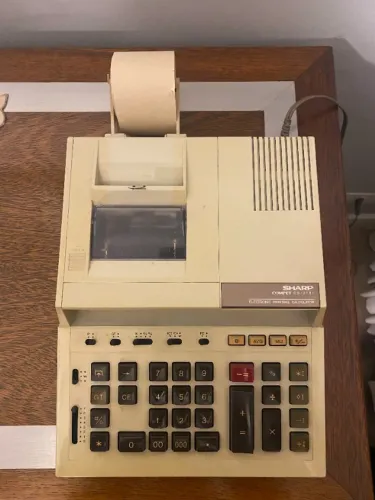 Calculadora elétrica Sharp Compet CS-2181