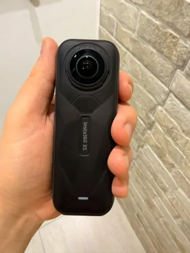 CÂMERA INSTA 360 X5