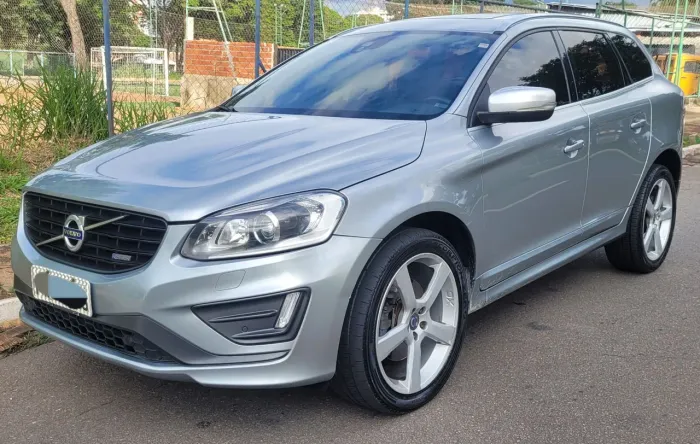 Volvo XC 60 T-5 R-design 2.0 FWD 5P 2015
