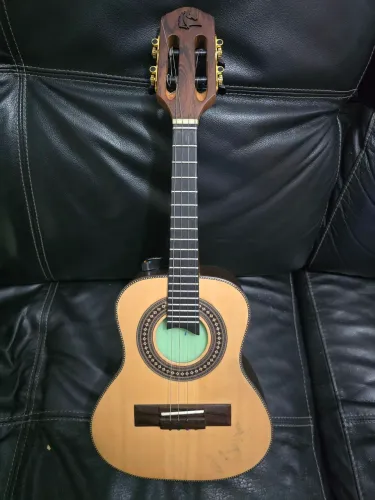 Cavaquinho Marwues elétrico 