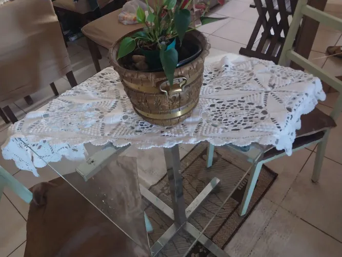 Mesa com 2 cadeiras