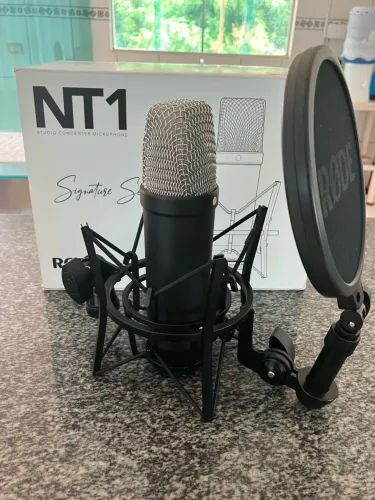 Microfone Røde NT1 Signature Series completo