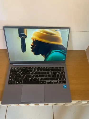 Notebook galaxy book 4