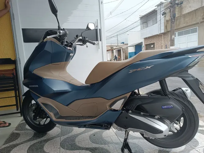 pcx Dlx 1600 km baixo documento ok em perfeito estado moto de mulher zap. *