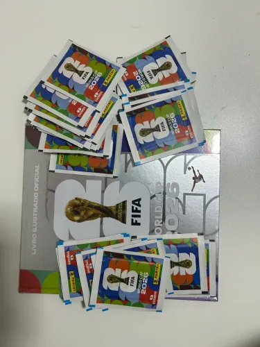 Álbum capa dura prata + 210 figurinhas