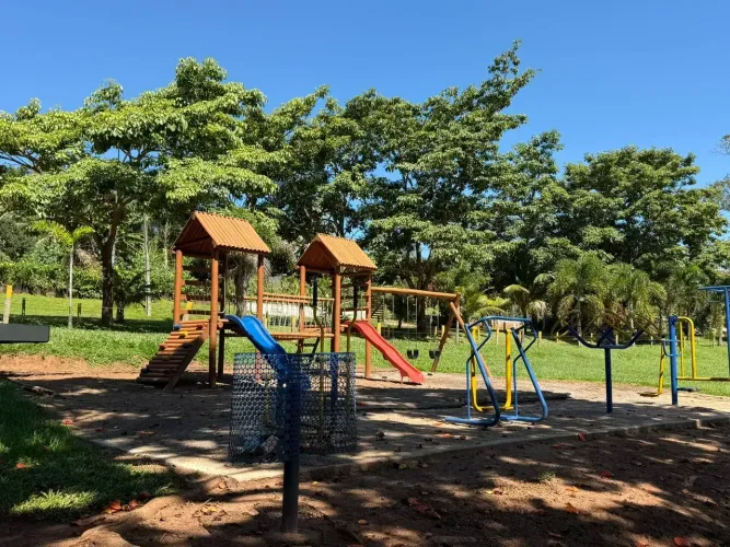 Imóvel para venda possui 1500 metros quadrados em Santa Bárbara - Santa Bárbara de Goiás -