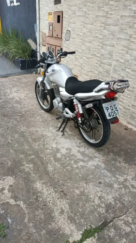 Baixa quilometragem Bem conservada