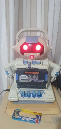 ROBO MAIS FAMOSO DOS ANOS 80 E 90 EM EXCELENTE ESTADO FUNCIONANDO VOLUME FITA E VAI FONTE