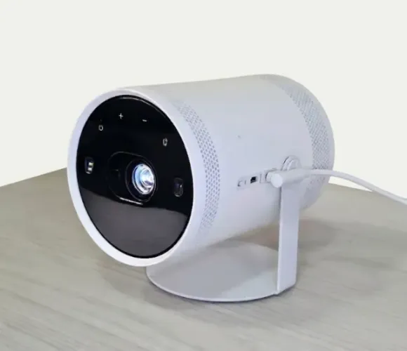 Projetor Portátil Samsung The Freestyle 2ª Geração Full HD Gaming Hub - Impecável!