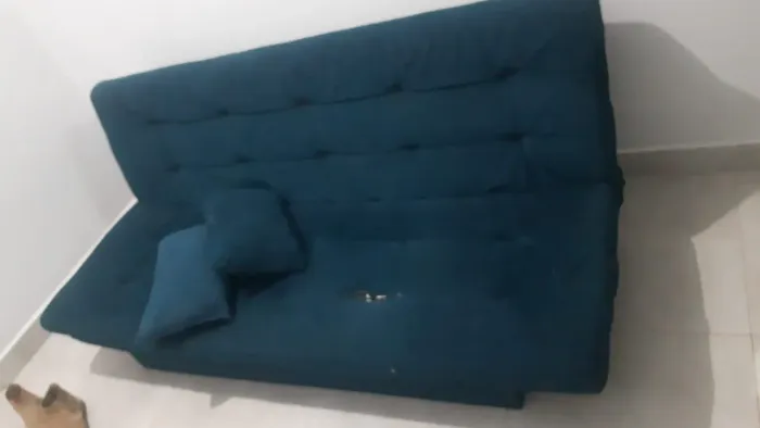 Sofá retrátil azul 