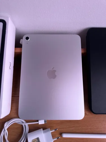 iPad A16 prata novíssimo 
