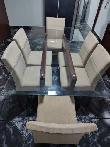Vendo mesa de 1,80 x 1 mais conjunto de seis cadeiras