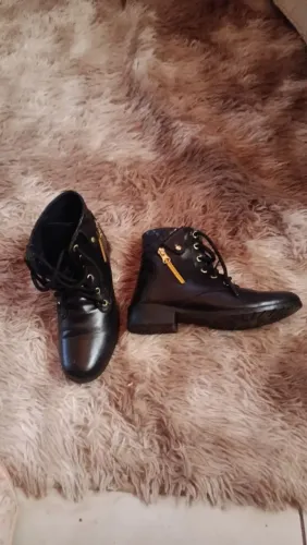Bota de couro n36 nova usada uma única vez